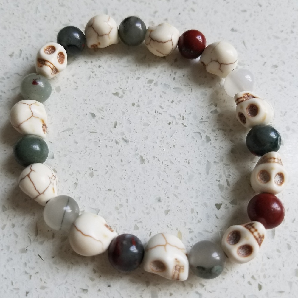 87RWD || Beaded Skull Bracelet